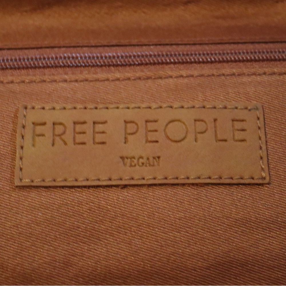 Free People tan wristlet, vegan leather - Picture 5 of 9